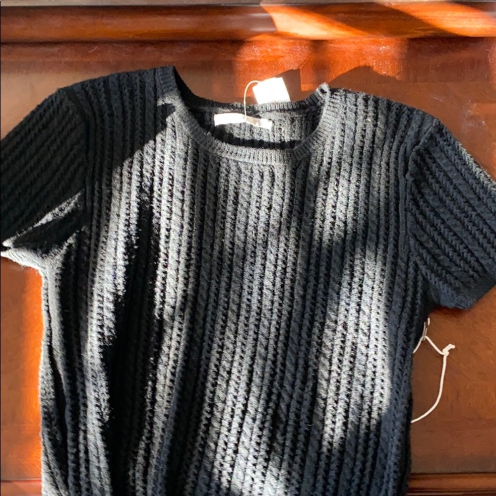 knit shirt